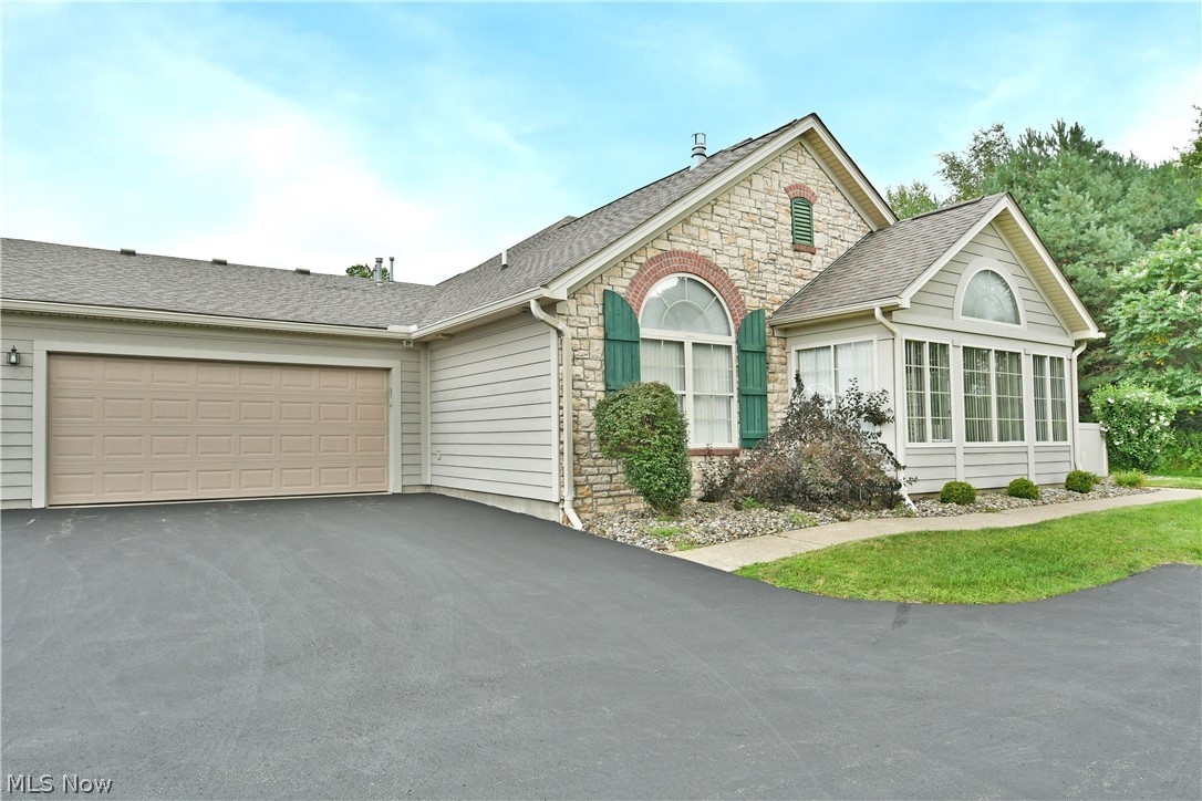 1204 River Glen Drive NE Warren OH 44484