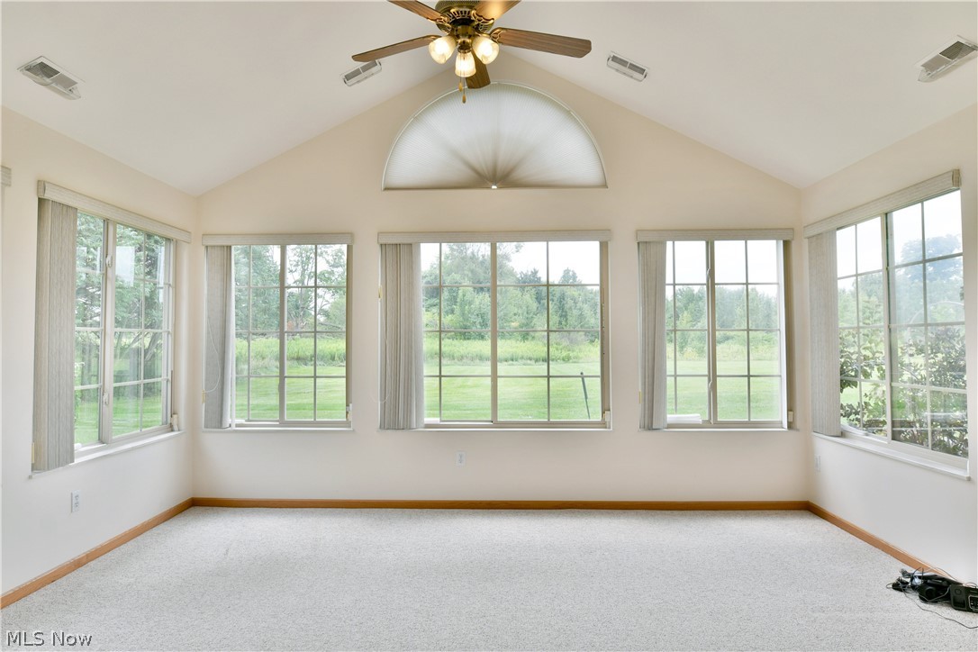 1204 River Glen Drive NE Warren OH 44484