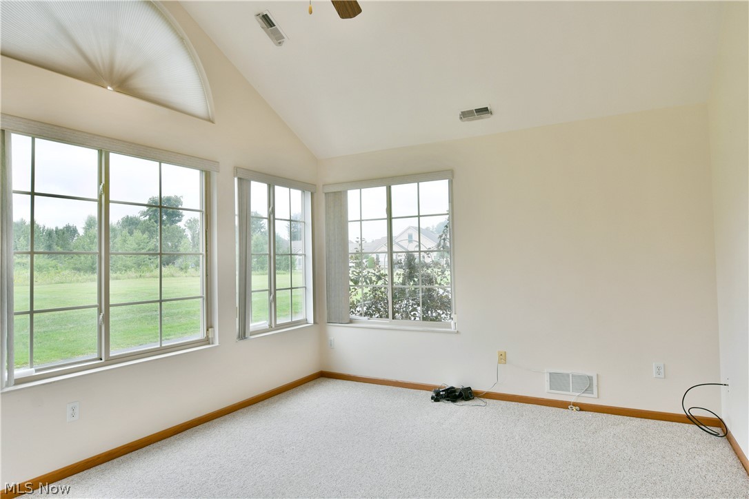 1204 River Glen Drive NE Warren OH 44484