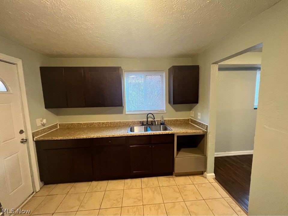 23755 Banbury Circle Warrensville Heights OH 44128