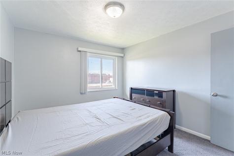 22051 River Oaks Drive Rocky River OH 44116