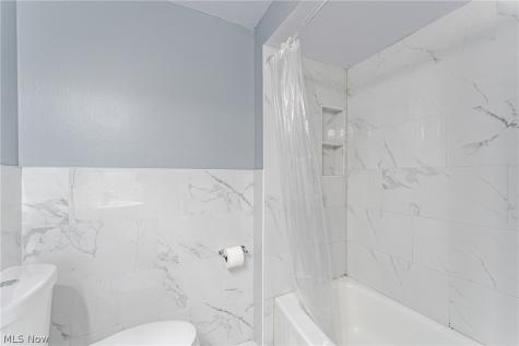 22051 River Oaks Drive Rocky River OH 44116
