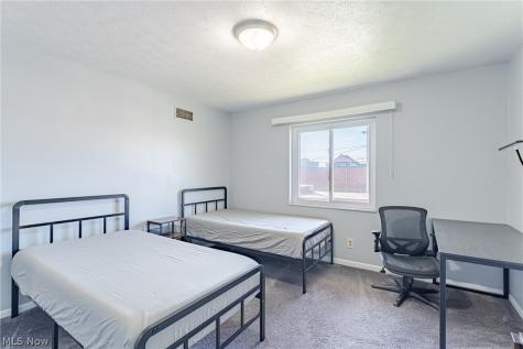 22051 River Oaks Drive Rocky River OH 44116
