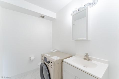 22051 River Oaks Drive Rocky River OH 44116