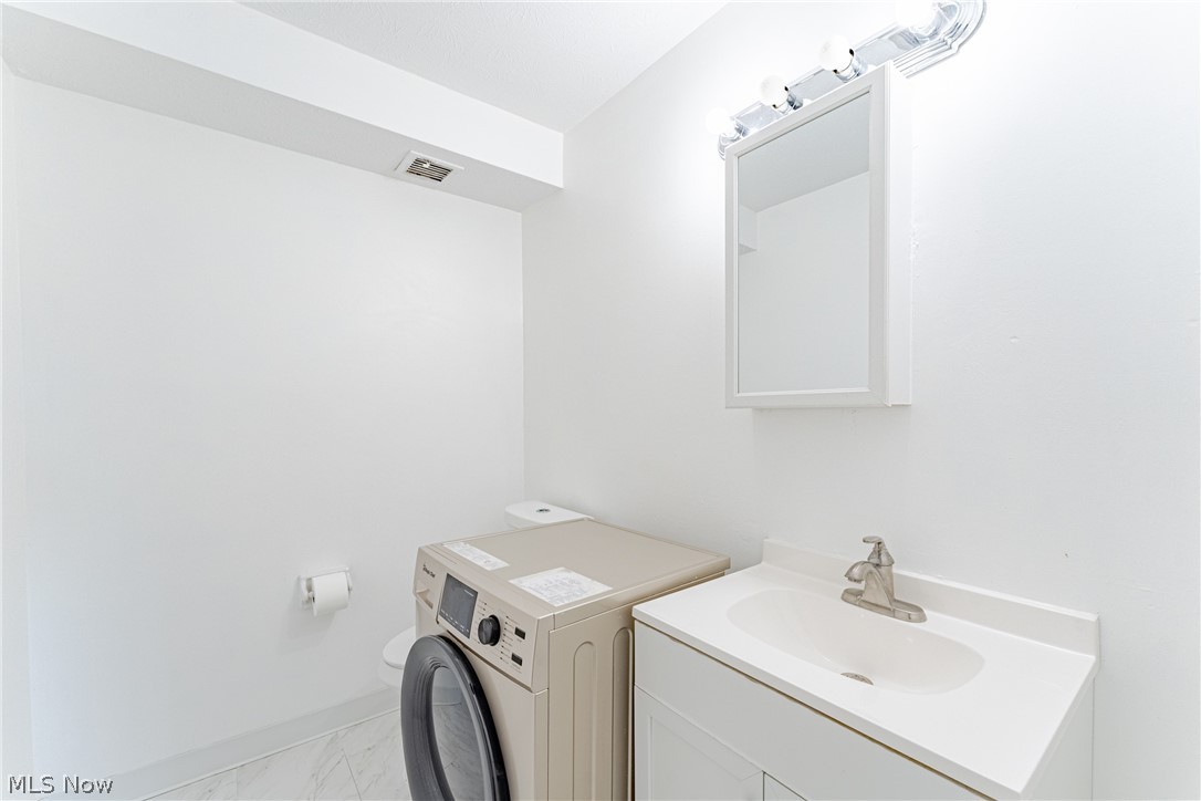 22051 River Oaks Drive Rocky River OH 44116