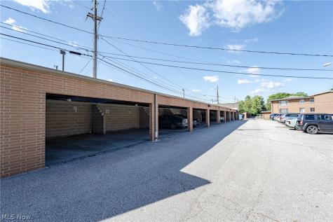 22051 River Oaks Drive Rocky River OH 44116