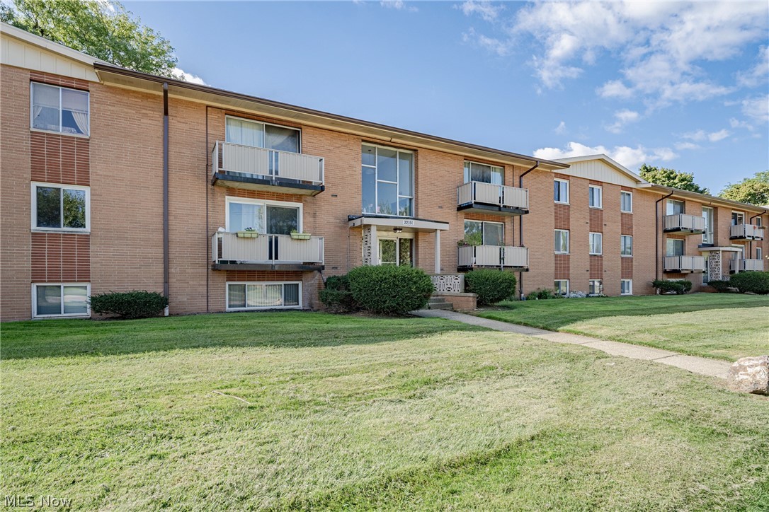 22051 River Oaks Drive Rocky River OH 44116