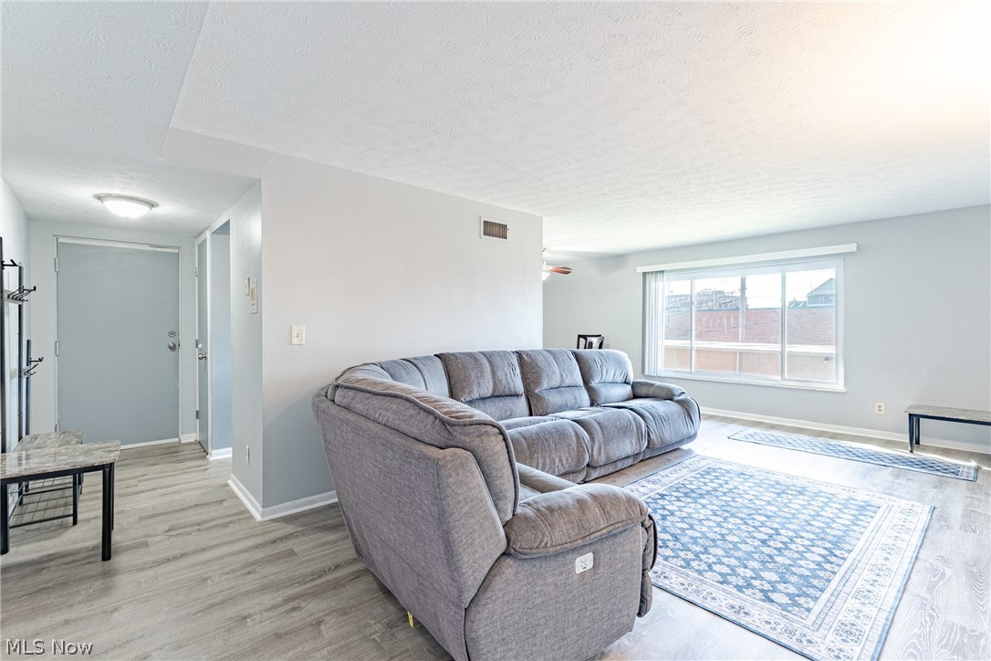 22051 River Oaks Drive Rocky River OH 44116