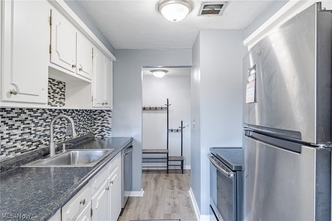 22051 River Oaks Drive Rocky River OH 44116