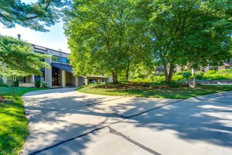171 Court Drive Fairlawn OH 44333