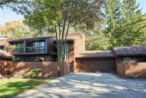 905 Spicers Lane Northfield OH 44067