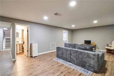 905 Spicers Lane Northfield OH 44067