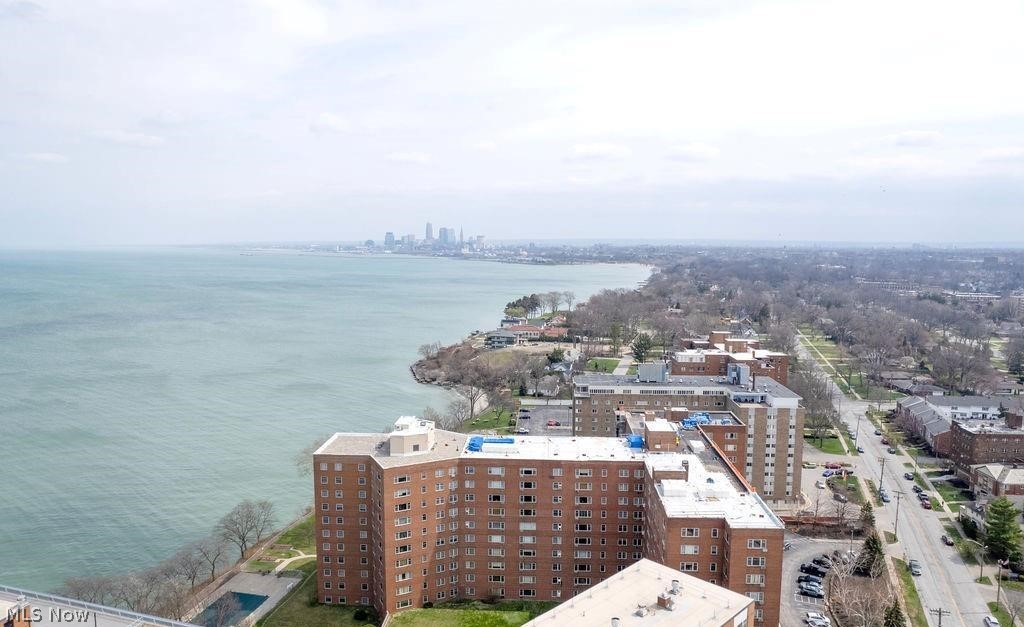 11820 Edgewater Drive Lakewood OH 44107