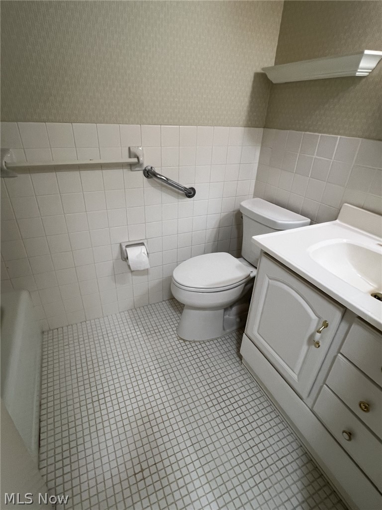 2112 Acacia Park Drive Lyndhurst OH 44124