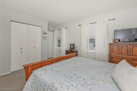 1393 Munroe Falls Avenue Cuyahoga Falls OH 44221