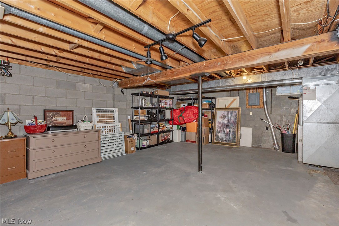 1393 Munroe Falls Avenue Cuyahoga Falls OH 44221