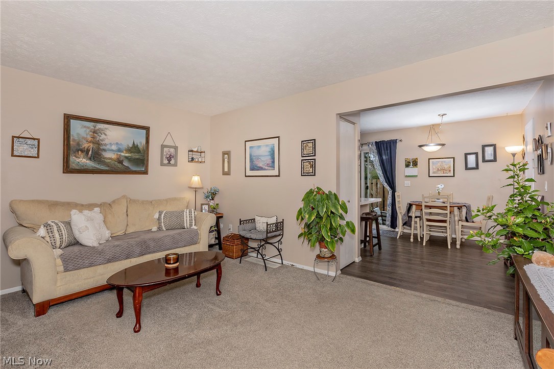 1393 Munroe Falls Avenue Cuyahoga Falls OH 44221