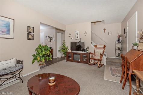 1393 Munroe Falls Avenue Cuyahoga Falls OH 44221