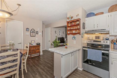 1393 Munroe Falls Avenue Cuyahoga Falls OH 44221