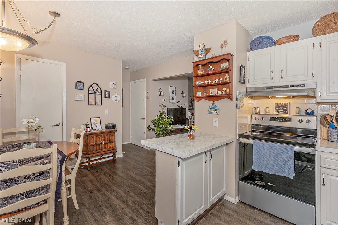 1393 Munroe Falls Avenue Cuyahoga Falls OH 44221