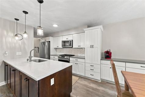 14635 Settlers Way Strongsville OH 44149