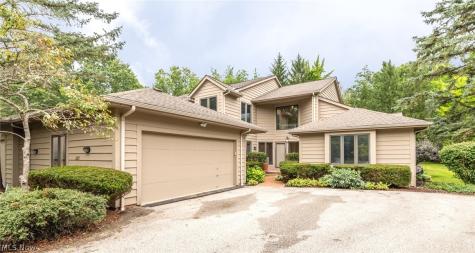 2211 Landerhaven Court Mayfield Heights OH 44124