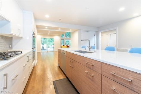 2211 Landerhaven Court Mayfield Heights OH 44124