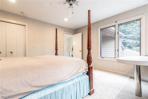 2211 Landerhaven Court Mayfield Heights OH 44124
