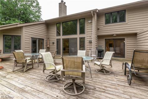 2211 Landerhaven Court Mayfield Heights OH 44124