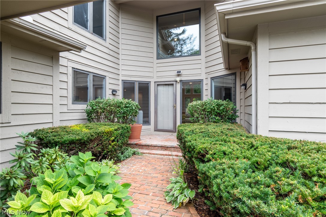 2211 Landerhaven Court Mayfield Heights OH 44124