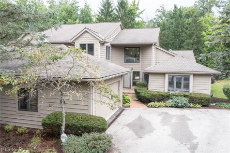 2211 Landerhaven Court Mayfield Heights OH 44124