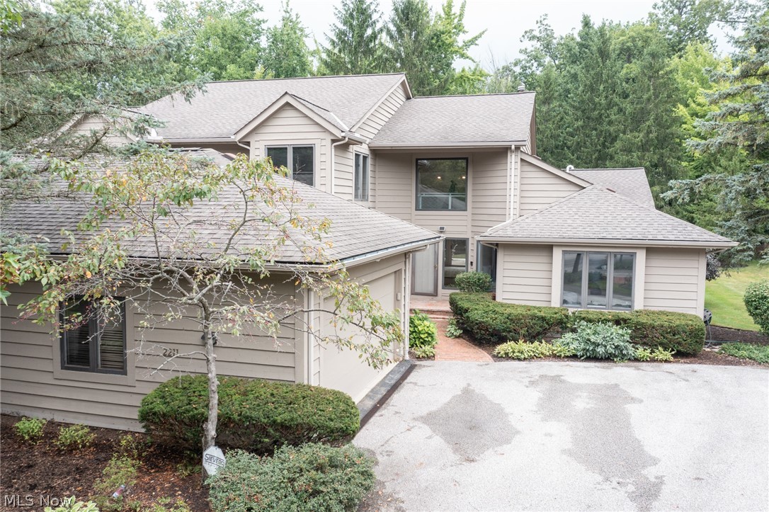 2211 Landerhaven Court Mayfield Heights OH 44124