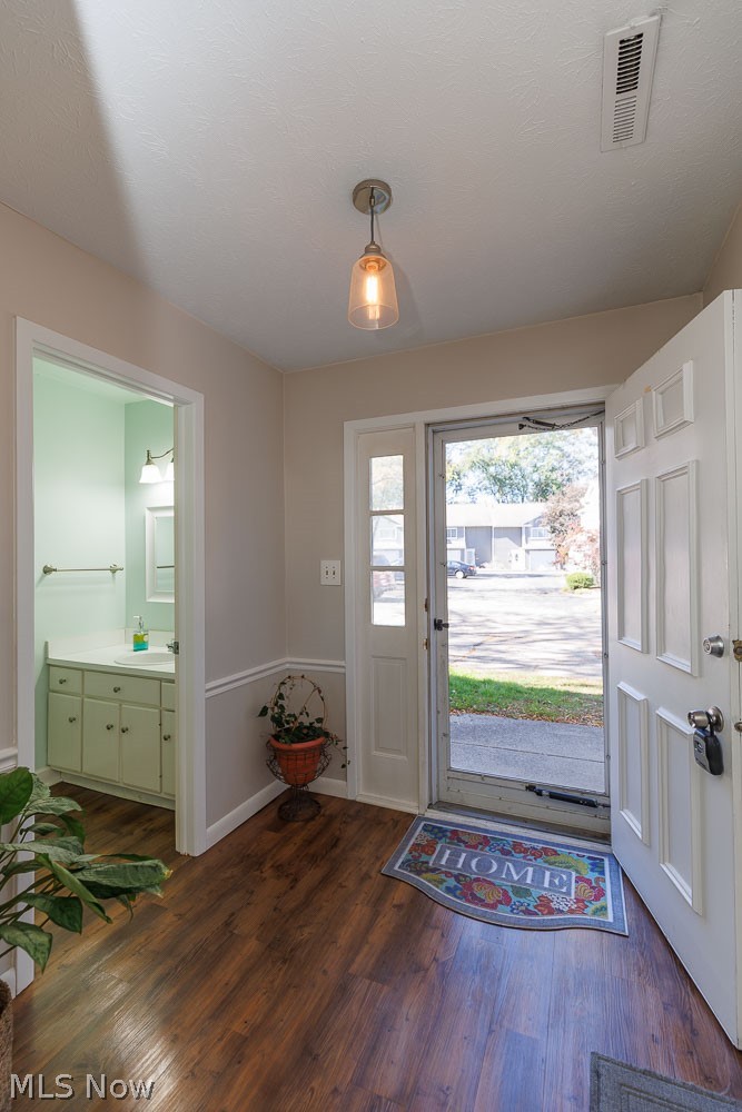 1717 Walnut Lane Rocky River OH 44116