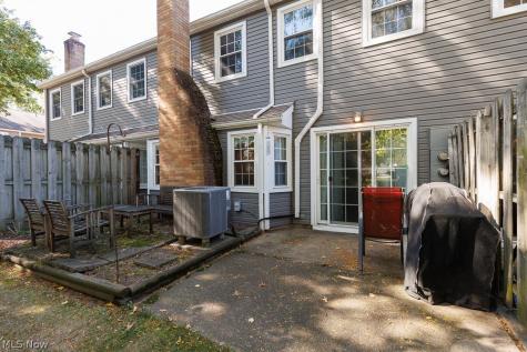 1717 Walnut Lane Rocky River OH 44116