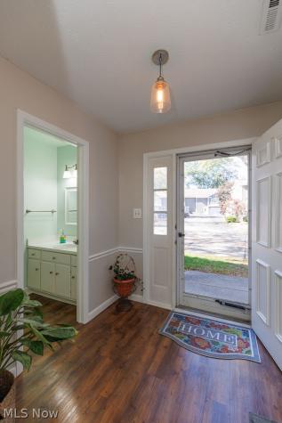 1717 Walnut Lane Rocky River OH 44116