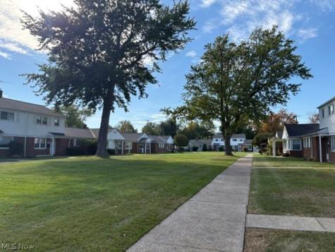 272 E 235th Street Euclid OH 44123