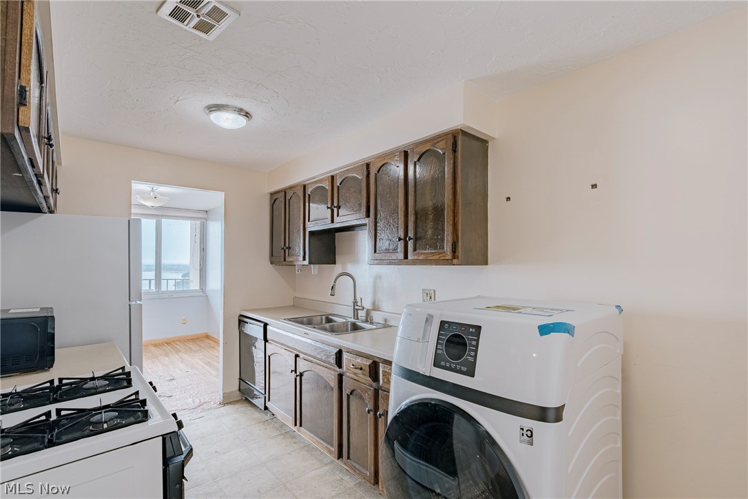 12900 Lake Avenue Lakewood OH 44107