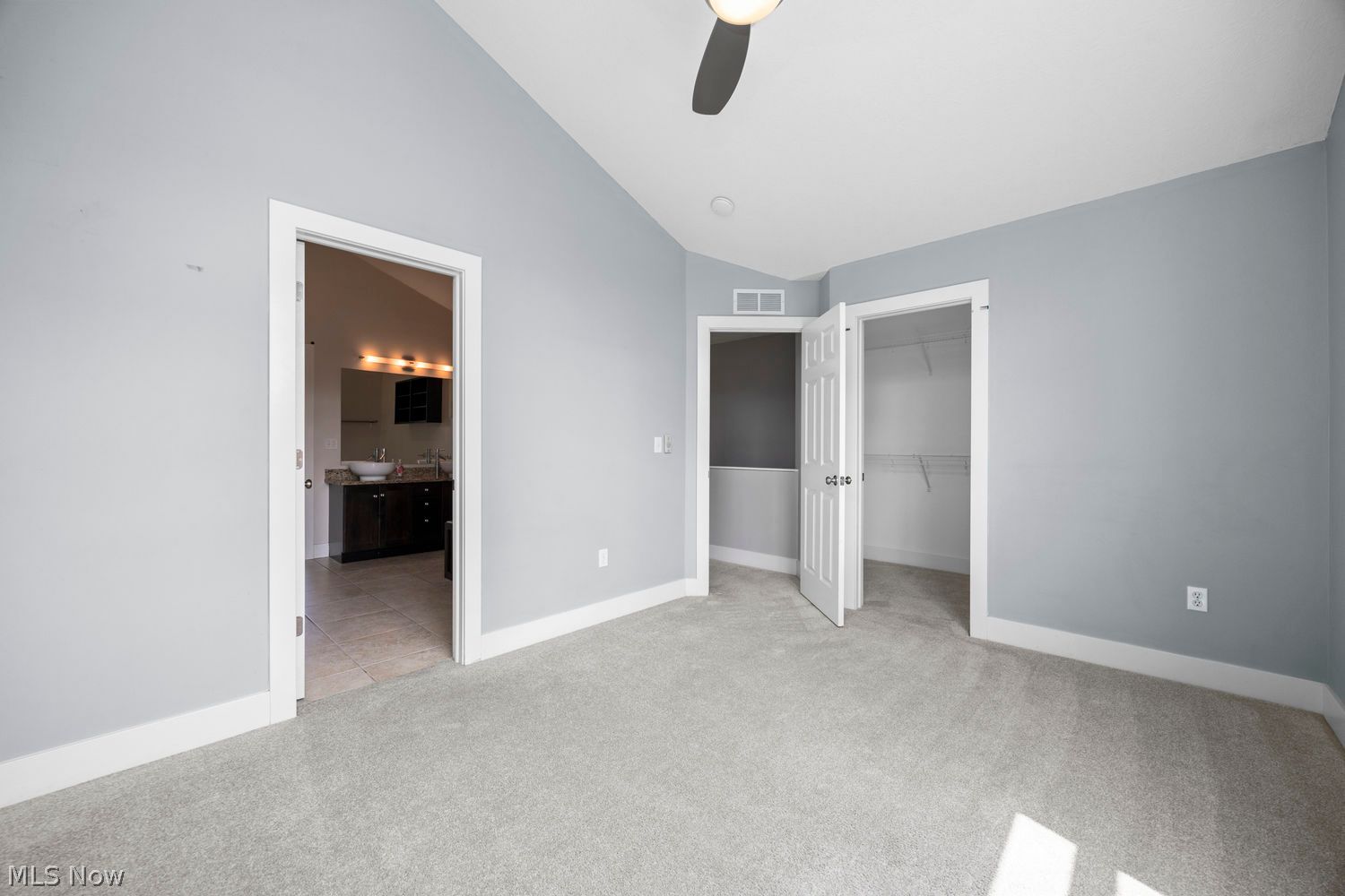 748 Starkweather Avenue Cleveland OH 44113