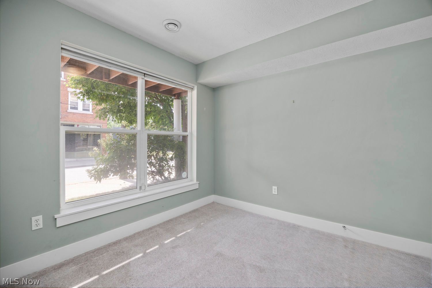 748 Starkweather Avenue Cleveland OH 44113