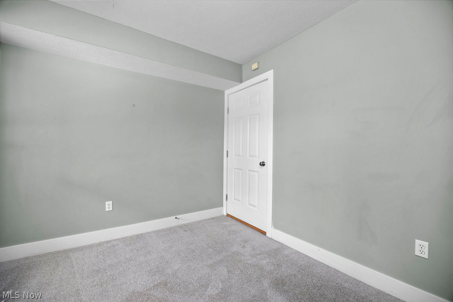 748 Starkweather Avenue Cleveland OH 44113