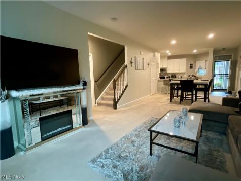 1635 Springer Court Cuyahoga Falls OH 44313