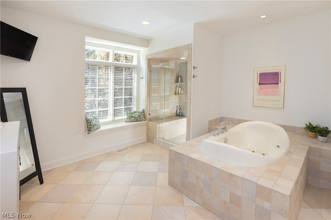 2499 Fairmount Boulevard Cleveland Heights OH 44106