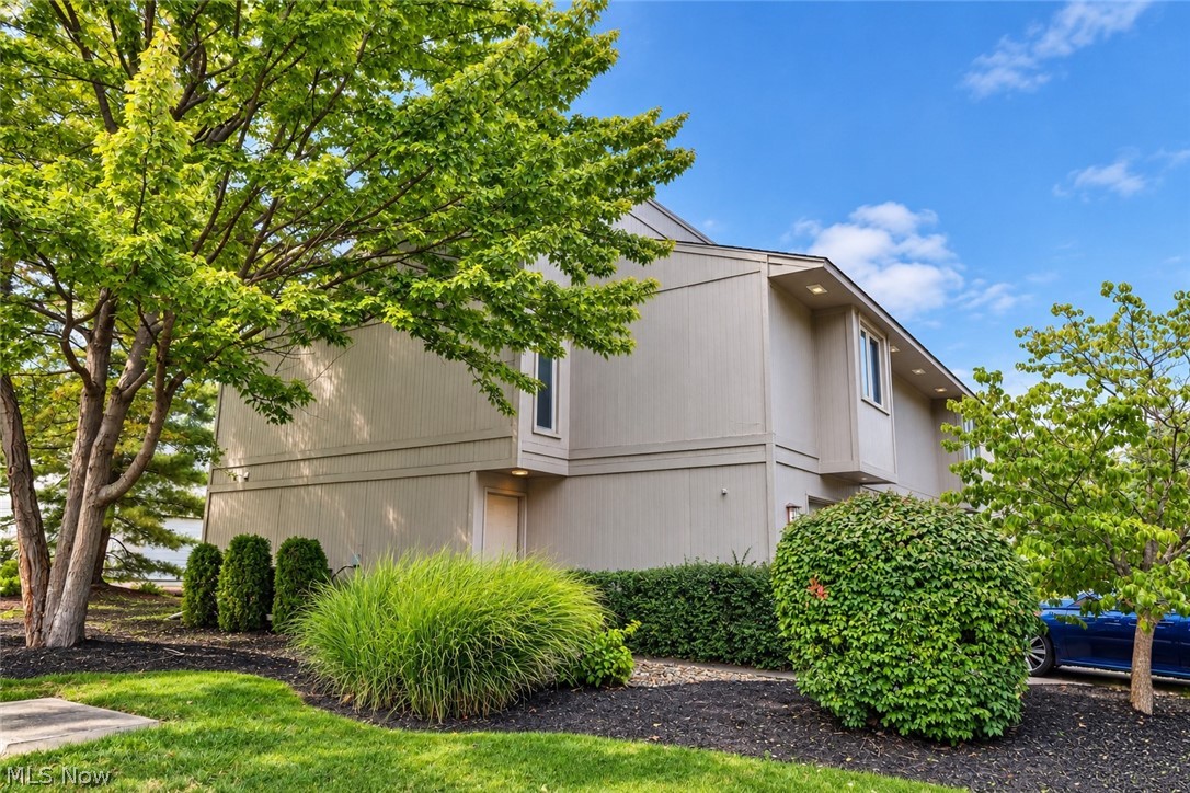 8035 Steven David Drive Strongsville OH 44149