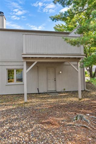 8035 Steven David Drive Strongsville OH 44149