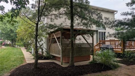144 Royal Crest Drive Seville OH 44273