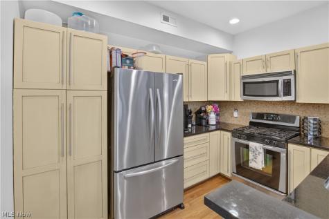 1393 Slate Court Cleveland Heights OH 44118