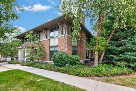 1393 Slate Court Cleveland Heights OH 44118