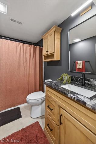 7882 Fox Hunter Lane Painesville OH 44077