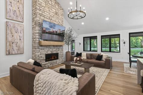 7882 Fox Hunter Lane Painesville OH 44077