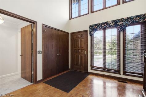 16 S Bentley Drive SE Canton OH 44709